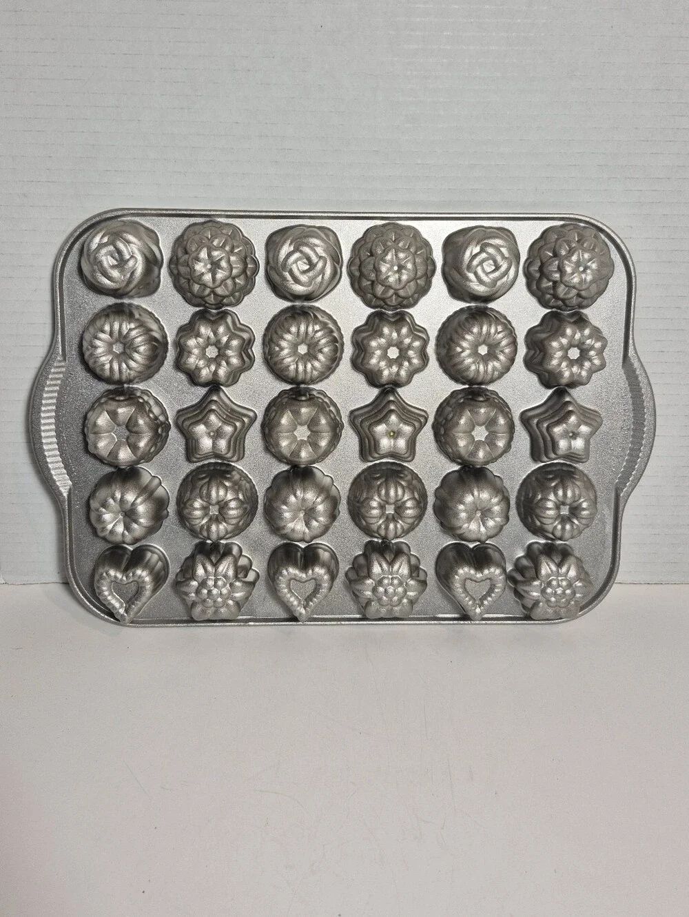 Nordic Ware Silver Mini Bundt Teacakes and Candies Specialty Mold Pan NWOT